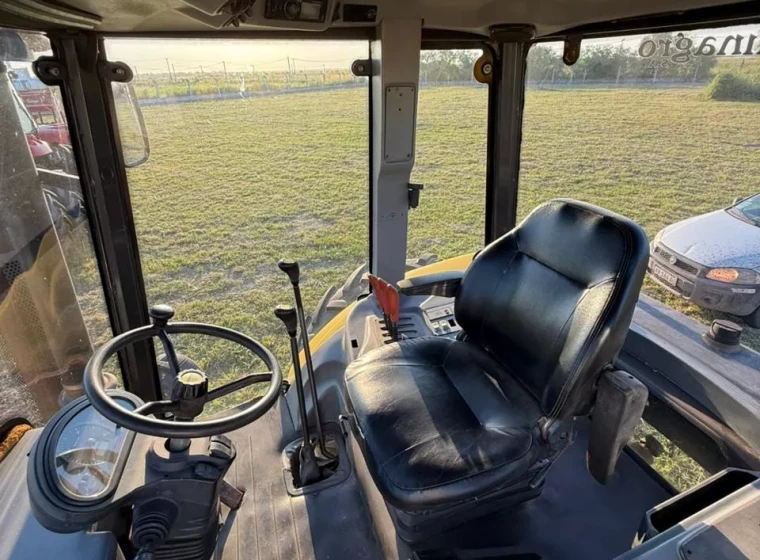 Tractor Pauny 2200, año 2018