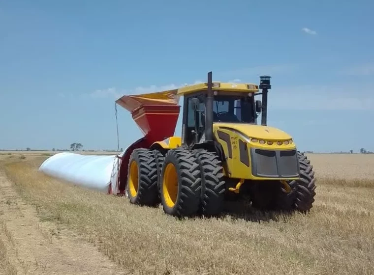 Tractor Pauny 540 C, año 2009