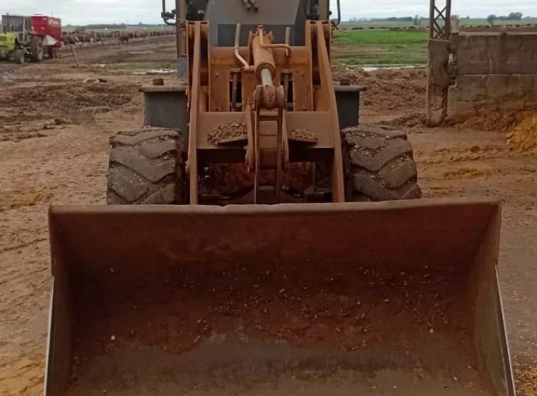 Maquinaria vial Lonking CDM 816, año 2017