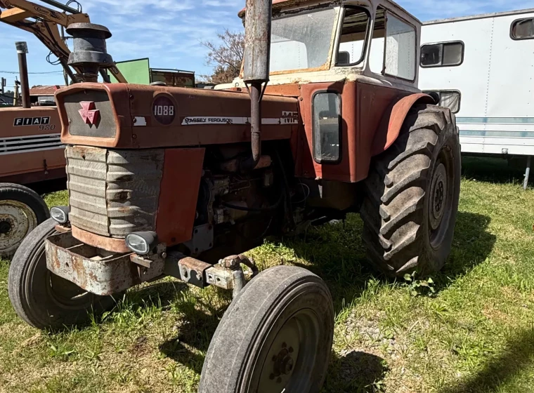 Tractor Massey Ferguson 1088, año 1