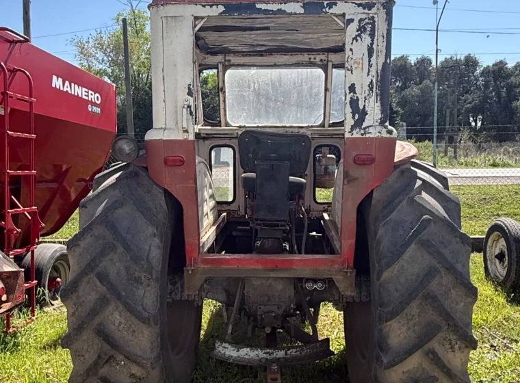 Tractor Massey Ferguson 1088, año 1