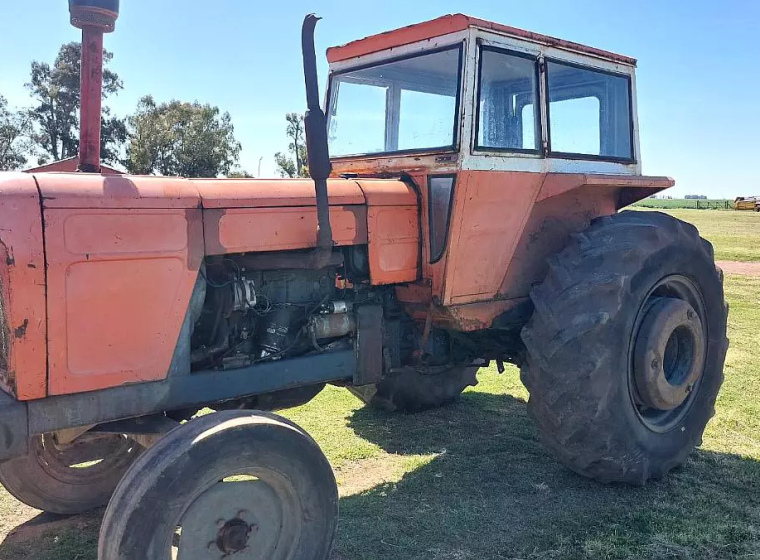 Tractor Fiat 700, año 1980