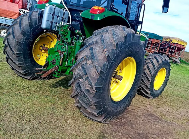 Tractor John Deere 7515, año 2008