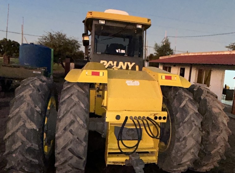 Tractor Pauny 540 C, año 2013