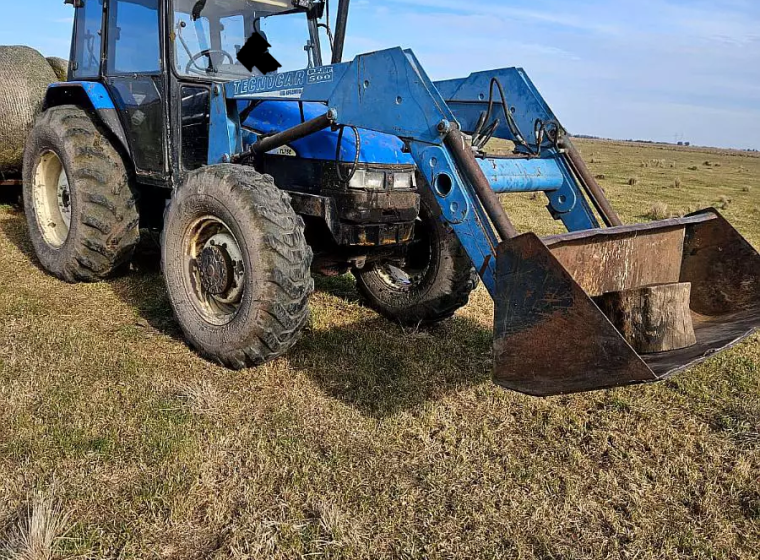 Tractor New Holland TL75, año 2004