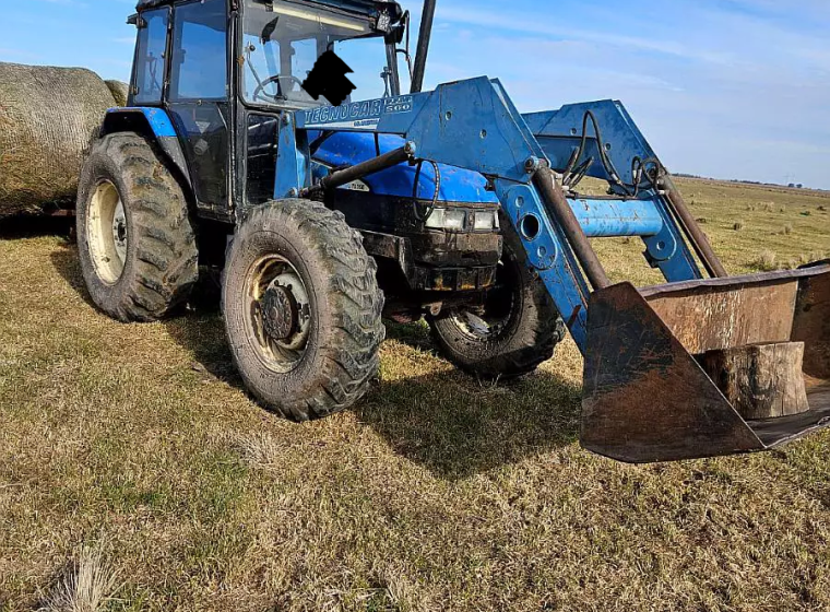 Tractor New Holland TL75, año 2004