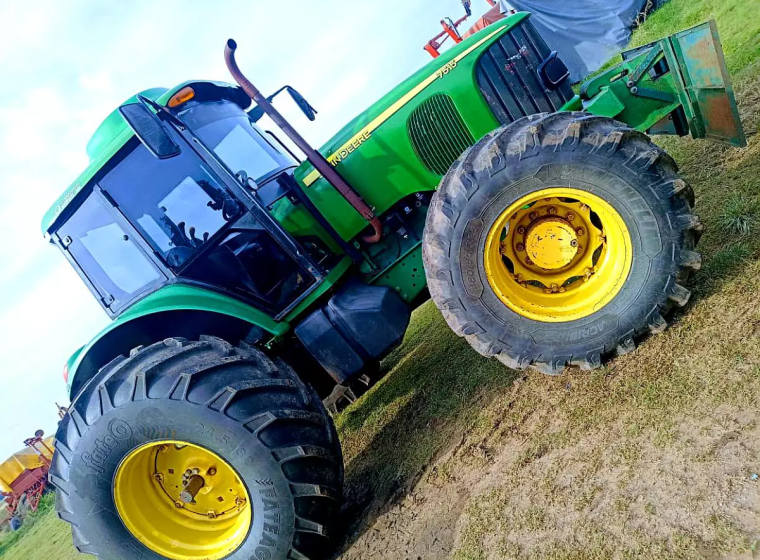 Tractor John Deere 7515, año 2008