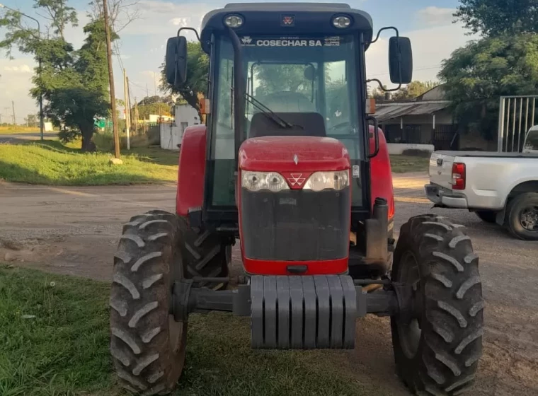 Tractor Massey Ferguson 4283, año 2020