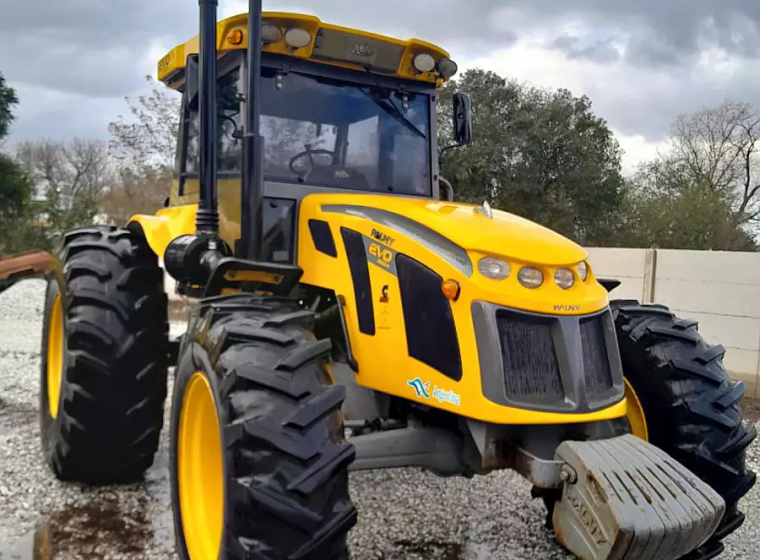 Tractor Pauny 280, año 2014