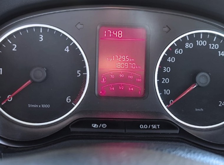 Vehículo Volkswagen Amarok Comfortline 2.0, año 2016