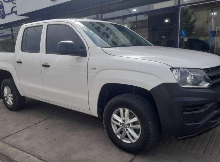 Vehículo Volkswagen Amarok Trendline 2.0 TDI, año 2021