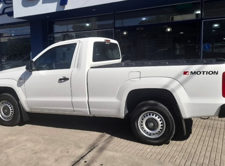 Vehículo Volkswagen Amarok Starline 2.0, año 2017