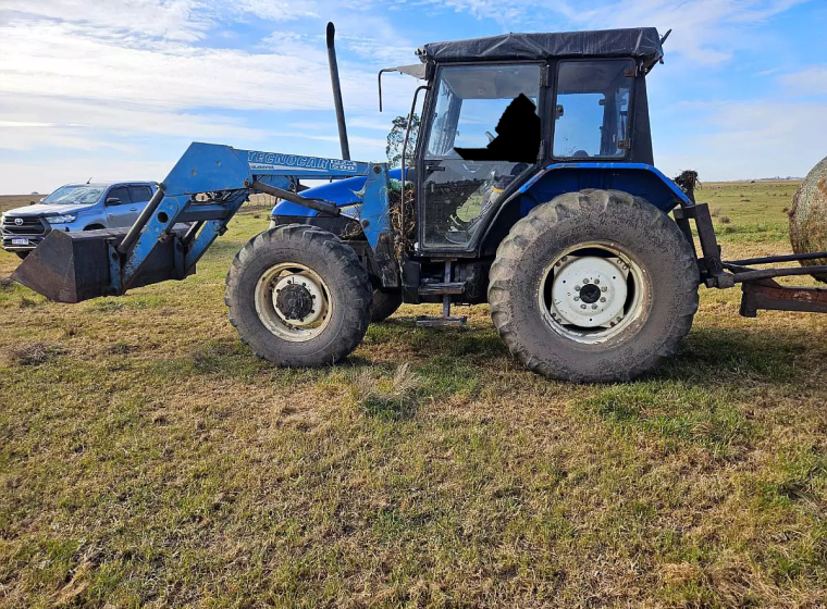 Tractor New Holland TL75, año 2004