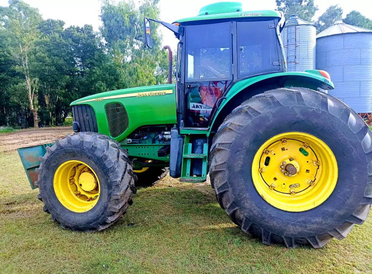 Tractor John Deere 7515, año 2008