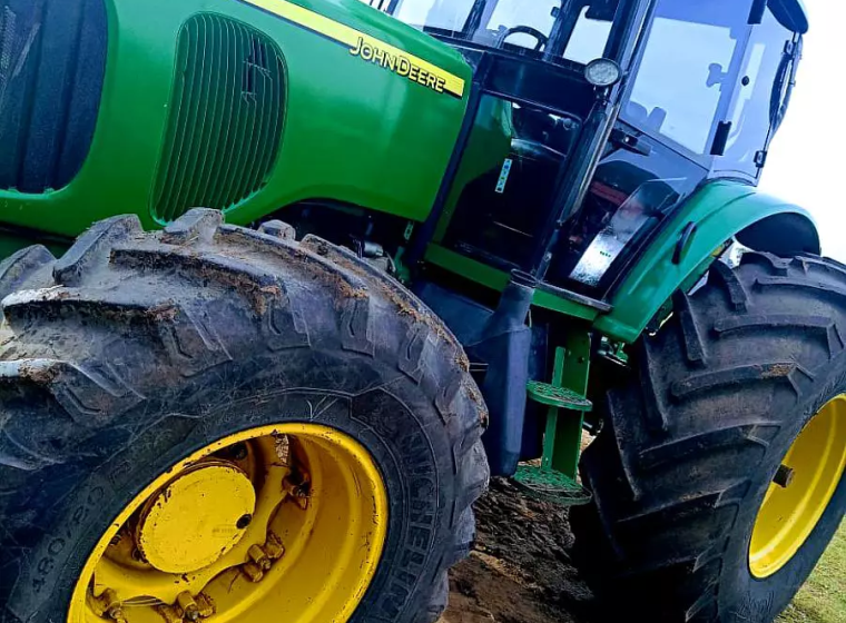 Tractor John Deere 7515, año 2008