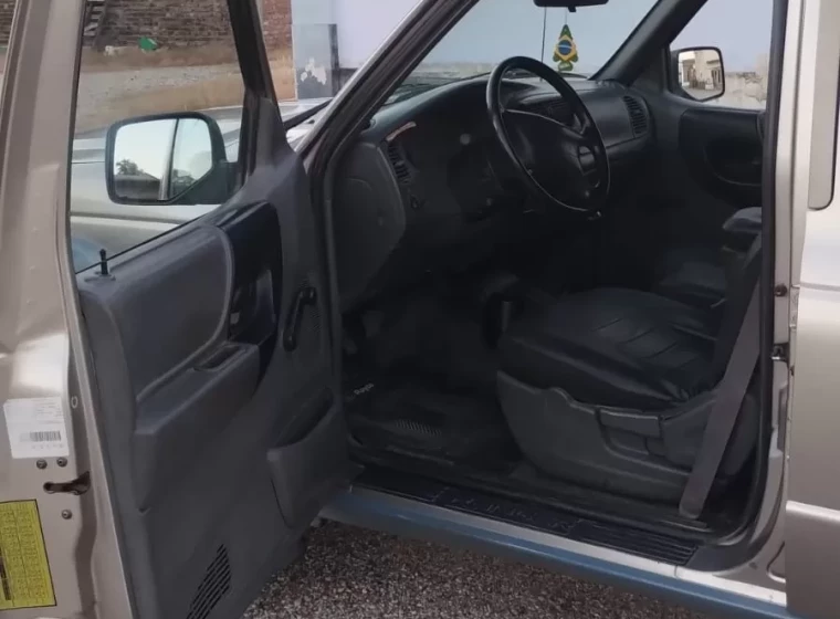 Vehículo Ford Ranger 3.0 XL Plus, año 2006