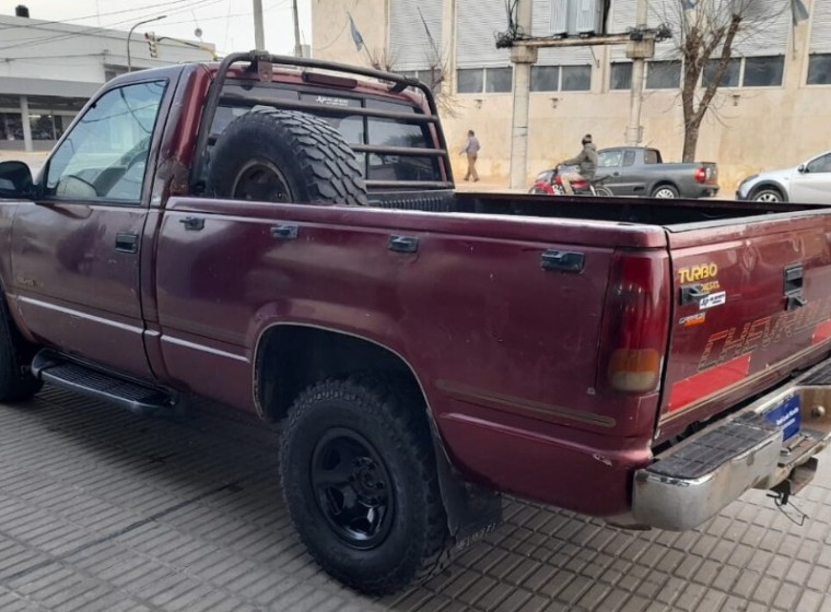 Vehículo Chevrolet Silverado Conquest, año 2000