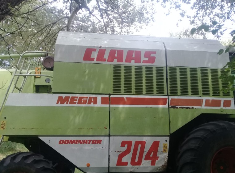 Cosechadora Claas Mega 204, año 2001