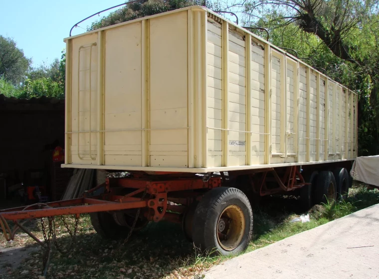 Acoplado Metalurgica Construccion 8,67x2,50x1,80, año 1977