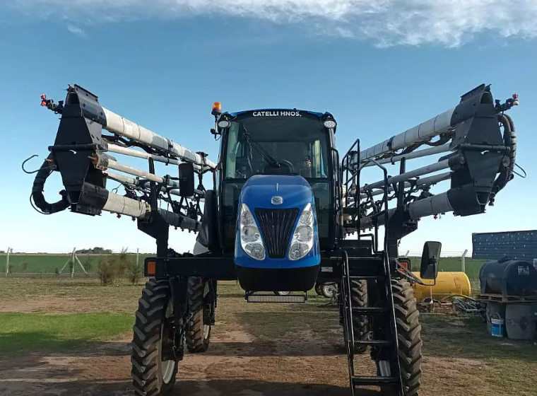 Pulverizadora New Holland SP 3000, año 2020