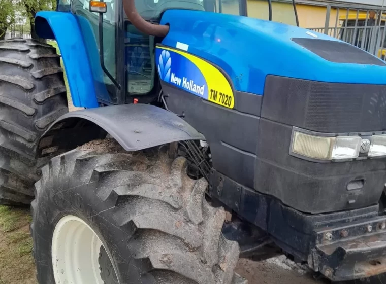 Tractor New Holland TM7020, año 2010