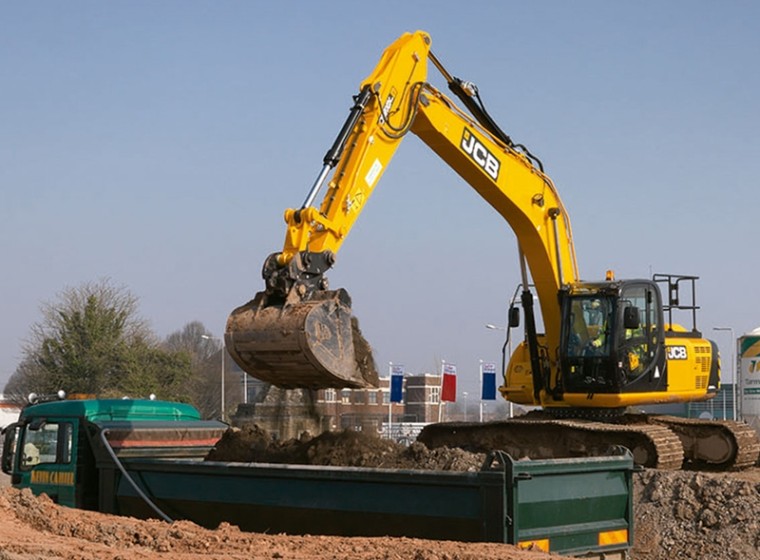 Maquinaria vial JCB JS220, año 0