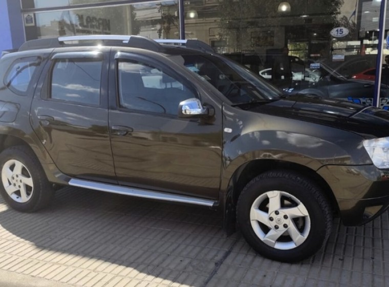 Vehículo Renault Duster Privillege 2.0, año 2012