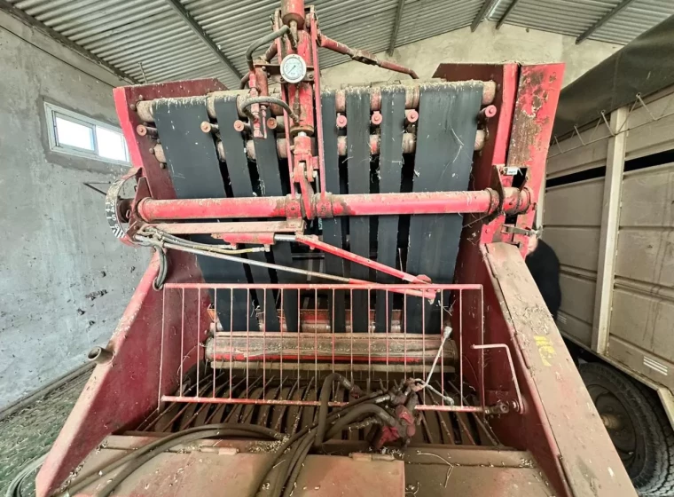 Rotoenfardadora Mainero 5850, año 2001