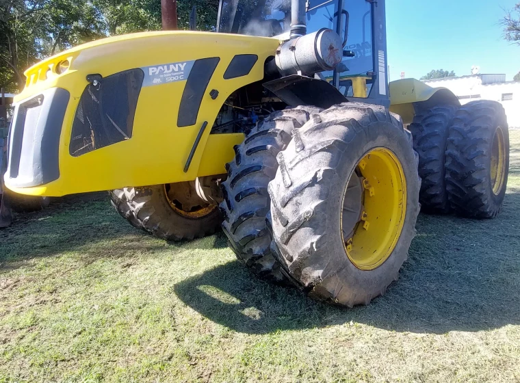 Tractor Pauny 500 C, año 2012