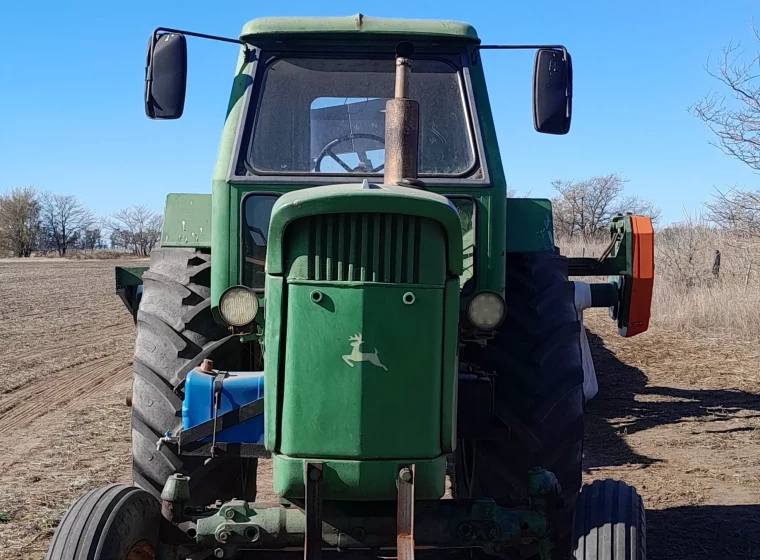 Tractor John Deere 3420, año 1970