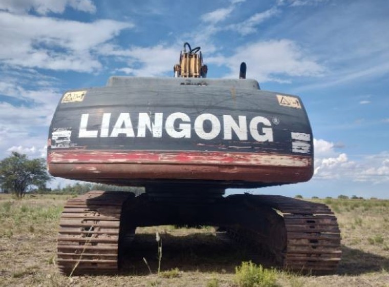 Retroexcavadora Liangong 323, año 2007