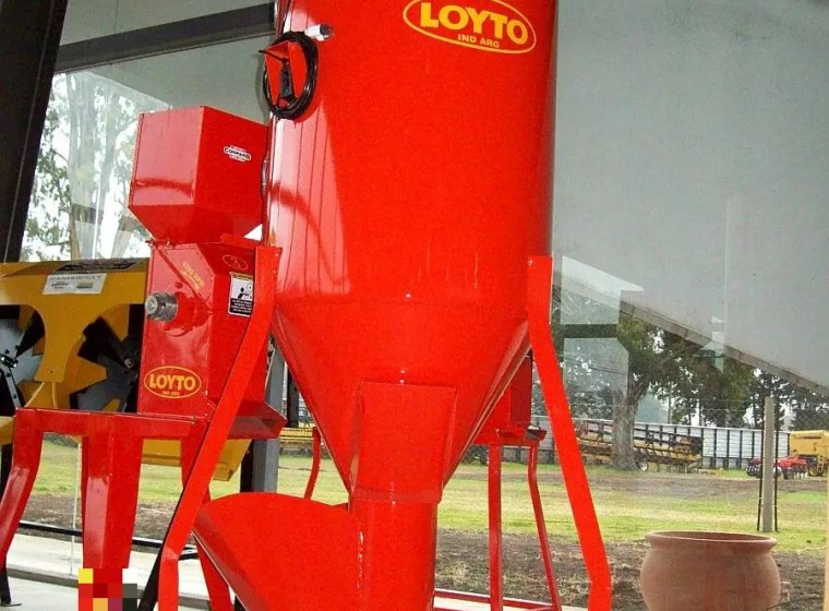 Mixer Loyto 1500 Kg, año 0