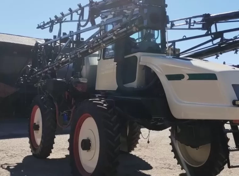 Pulverizadora Agco Allis Willmar 7250, año 2001