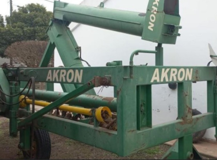 Extractora de cereales Akron E 180 T, año 2006
