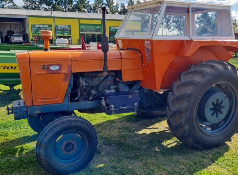 Tractor Fiat 800E, año 1980