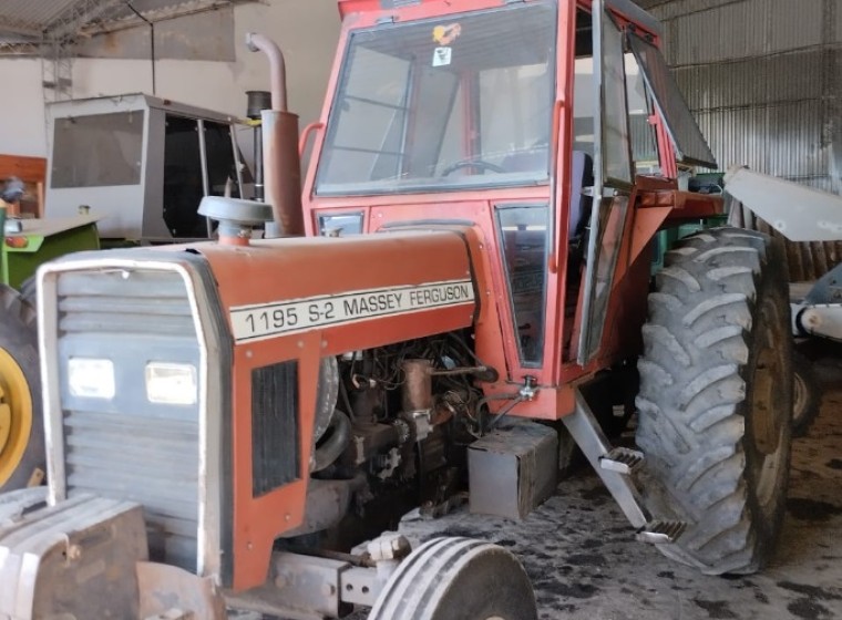 Tractor Massey Ferguson 1195 S2, año 1