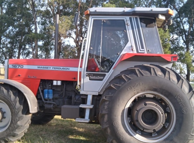 Tractor Massey Ferguson 1670, año 1990