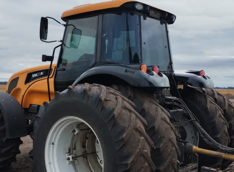 Tractor Valtra AR190, año 2019