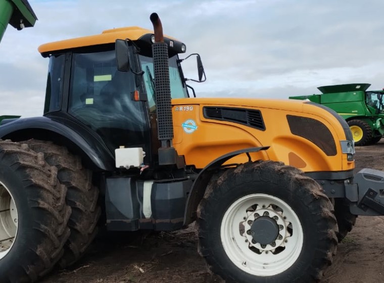 Tractor Valtra AR190, año 2019