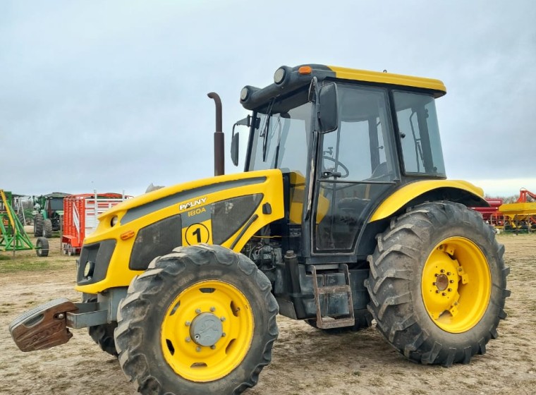 Tractor Pauny 180 A, año 1