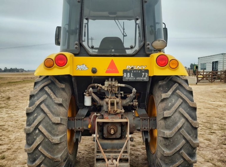 Tractor Pauny 180 A, año 1