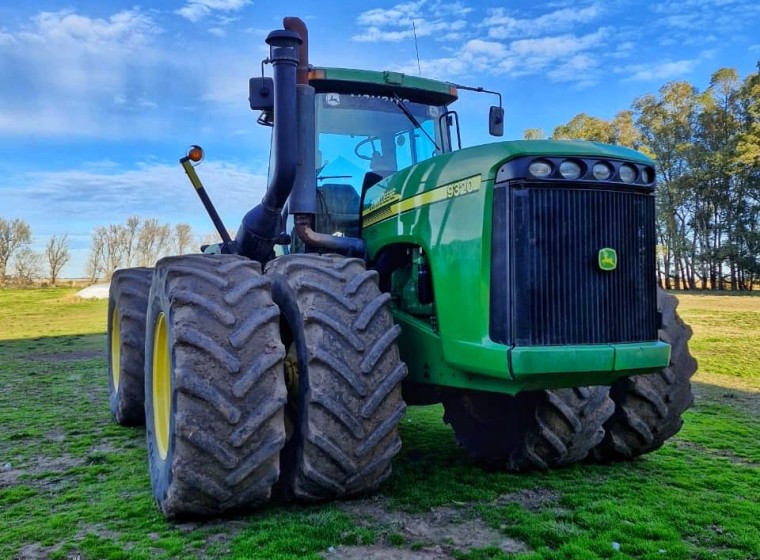 Tractor John Deere 9320, año 2005