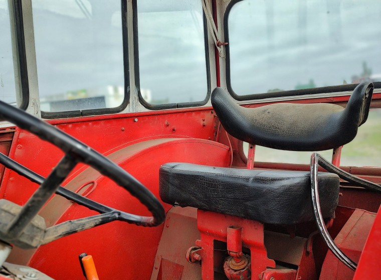 Tractor Massey Ferguson 1075, año 1