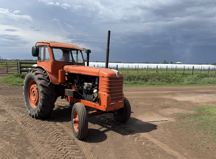 Tractor Fiat R60, año 1980