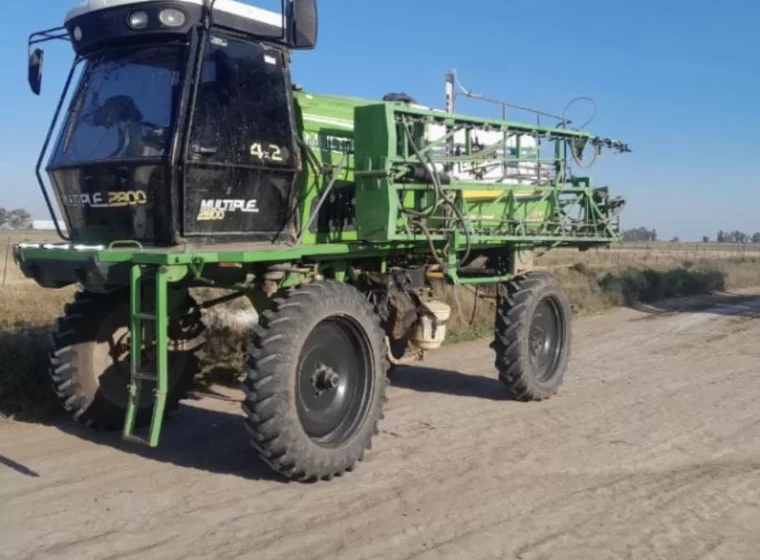 Pulverizadora Metalfor Multiple 2800, año 2011