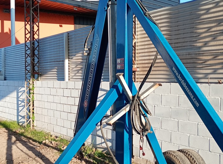 Grúa hidráulica Bordabossana Fija, año 1