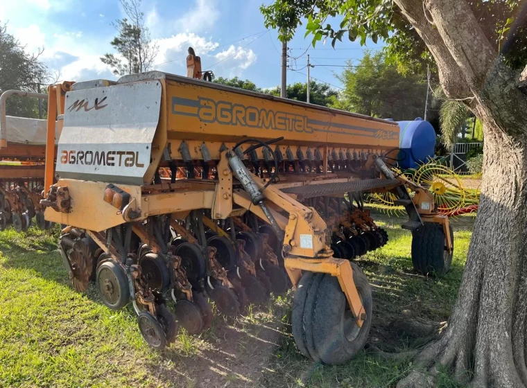 Sembradora Agrometal MX 23 a 21, año 2002
