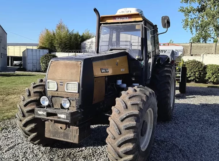 Tractor Valtra BH 160, año 2005