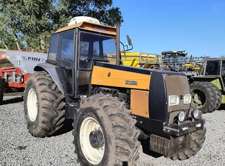 Tractor Valtra BH 160, año 2005