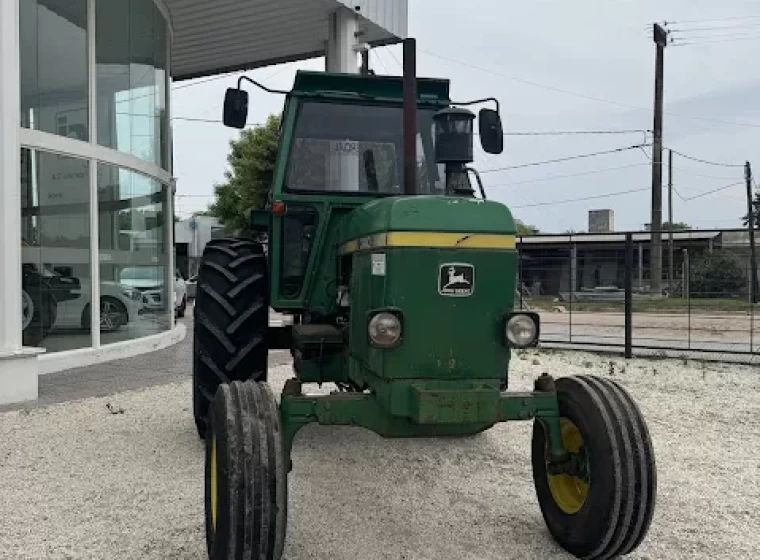 Tractor John Deere 3140, año 1987